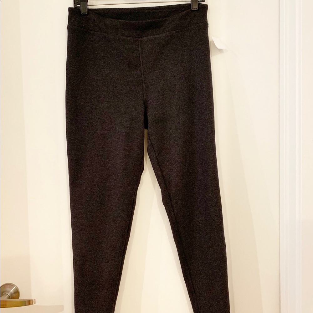 Simply Vera Women’s Solid Leggings. NWT
